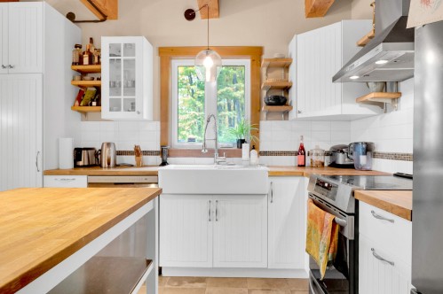 950 Rue de Château-d'Aix , Val-David, QC J0T 2N0 3