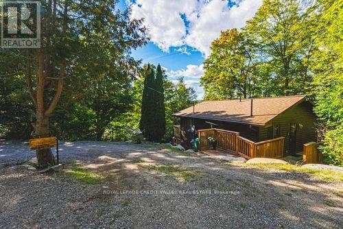 1064 WHISKEY JACK LANE  Algonquin Highlands, ON K0M 1J1