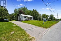 40 WHITES ROAD Quinte West, ON K8V 5P5