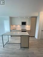 1009 - 220 MISSINNIHE WAY  Mississauga, ON L5H 1G5