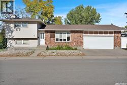 98 Alport CRESCENT  Regina, SK S4R 7Y6