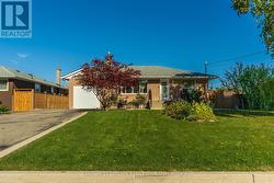 24 AURA LEA BOULEVARD Toronto, ON M9M 1K3