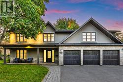 52 JOYMAR Drive  Mississauga, ON L5M 1E9