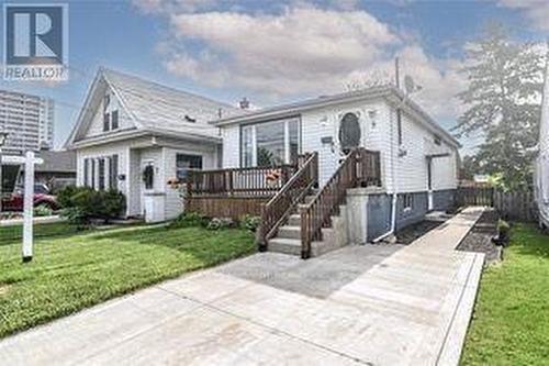 LOWER - 9 EAST 33RD STREET , Hamilton, Ontario L8V 3S9