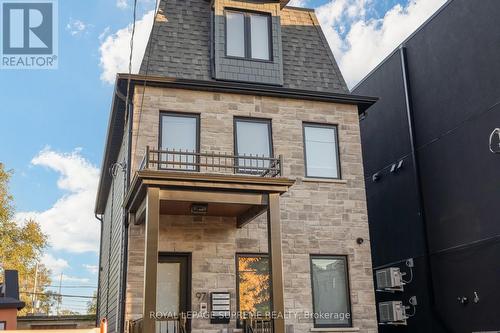 2 - 97 BERNICE CRESCENT , Toronto, Ontario M6N 1W7 2