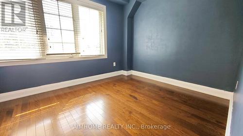 40 RAFFEIX LANE , Toronto, Ontario M5A 0G5 5