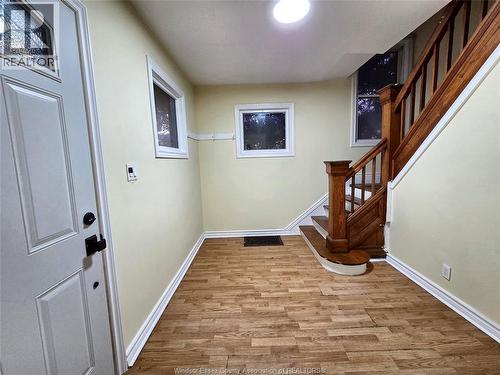 328 JOHN B AVENUE , Windsor, Ontario N9C 3G2 3