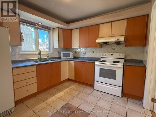 42 - 270 TIMBERBANK BOULEVARD , Toronto, Ontario M1W 2M1 3