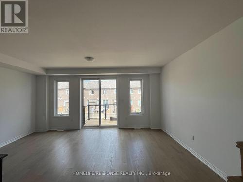 3573 POST ROAD , Oakville, Ontario L6H 8E1 4