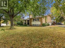 617 SCENIC Drive  Hamilton, ON L9C 1H2