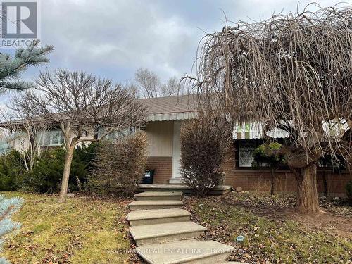 561 WEIR AVENUE , Oakville, Ontario L6L 4X3