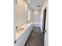 Master Ensuite - 