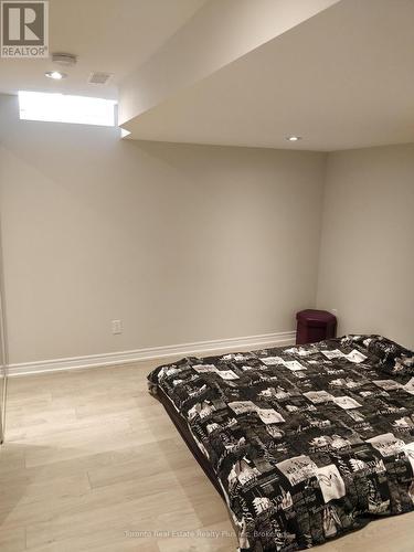 21 DELPHINIUM AVENUE , Richmond Hill, Ontario L4E 4N6 3