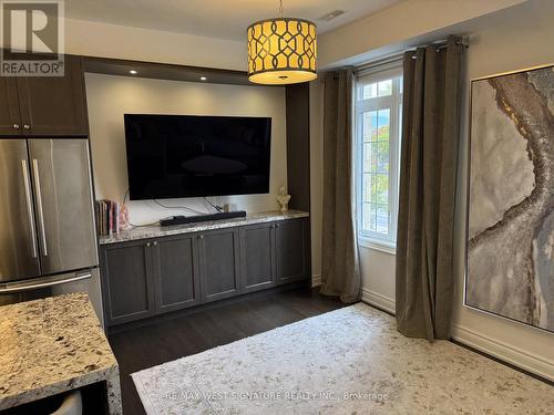 31 CALIBER COURT , King, Ontario L0G 1N0 5