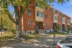 28 CRISPIN PRIVATE  Ottawa, ON K1K 2T8