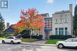 2 - 121 MACKAY STREET  Ottawa, ON K1M 2B4