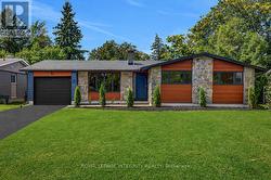 8 BRIAN CRESCENT  Ottawa, ON K2H 6X3