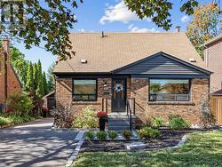 36 JODPHUR AVENUE Toronto, ON M9M 2J4