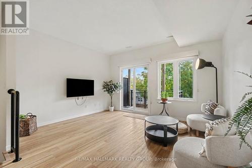 4 - 795 MONTREAL ROAD , Ottawa, Ontario K1K 0S9 4