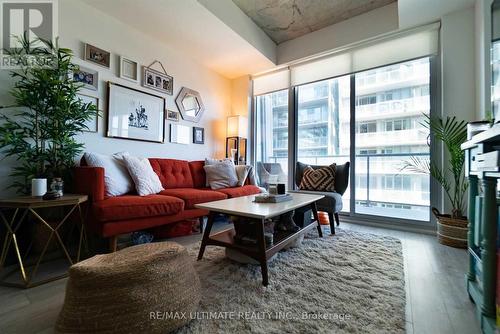 403 - 15 BASEBALL PLACE , Toronto, Ontario M4M 0E6 3