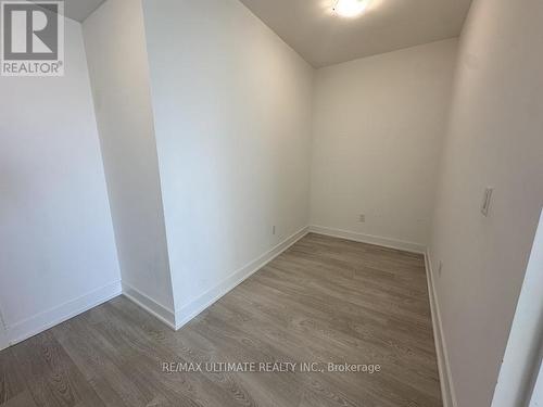 2710 - 2545 SIMCOE STREET N , Oshawa, Ontario L1L 0W3 4