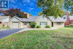 656 WESTMOUNT Road W  Kitchener, ON N2M 1R8