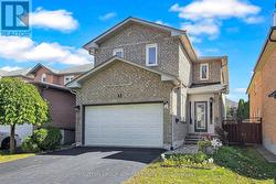43 BERWICK CRESCENT Richmond Hill, ON L4C 0B8