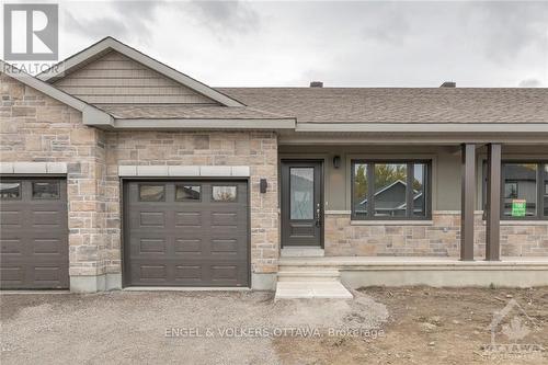 102 SEABERT DRIVE , Arnprior, Ontario K0A 0A0 1