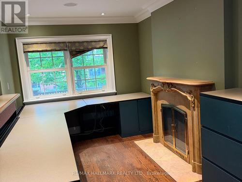 33 HILLSDALE AVENUE W , Toronto, Ontario M5P 1E9 5