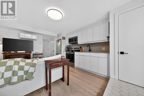 C - 51 FAIRMONT AVENUE , Ottawa, Ontario K1Y 1X4 2