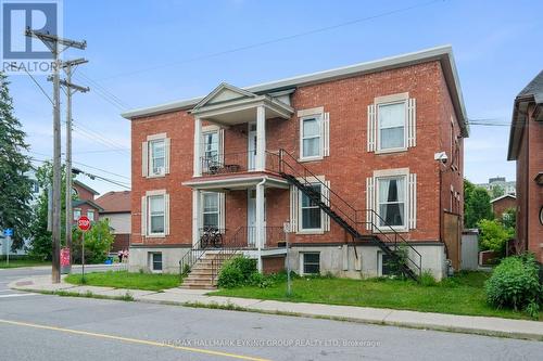 3 - 135 CONCORD STREET S , Ottawa, Ontario K1S 0Z3 3