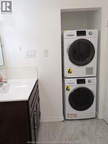 372 Brighton ROAD Unit# 1 , Tecumseh, Ontario N8N 2L2 5