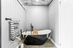Master Bathroom - 