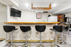Bar - 