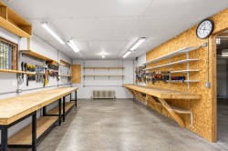 Garage - 