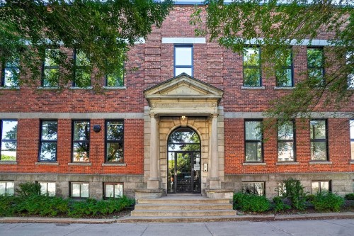 106-1930 Av. Papineau  Montréal (Ville-Marie), QC H2K 4J1