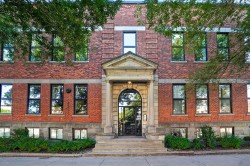 106-1930 Av. Papineau Montréal (Ville-Marie), QC H2K 4J1