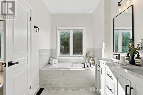 25 Premium Way, Mississauga, ON 