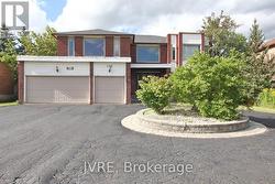 612 ELGIN MILLS ROAD W Richmond Hill, ON L4C 4M2