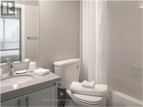 216 - 167 CHURCH STREET , Toronto, Ontario M5B 1Y6 5