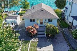 135 CEDAR CREST BEACH ROAD Clarington, ON L1C 3K3