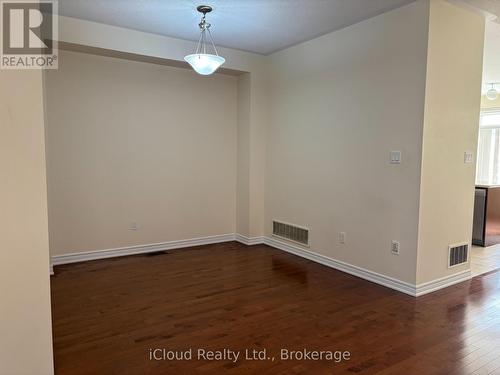 539 COACH DRIVE , Mississauga, Ontario L5R 0C4 4