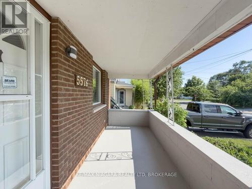 5576 DESSON AVENUE , Niagara Falls (Clifton Hill), Ontario L2G 3T1 3