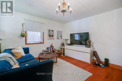 MAIN - 53 CHURCHILL AVENUE , Toronto, Ontario M6J 2B5 5