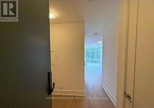404 - 800 BROADVIEW AVENUE , Toronto, Ontario M4K 2P7 3