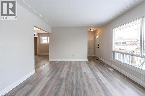 60 BURFIELD Avenue Unit# 1 , Hamilton, Ontario L8T 2J9 3