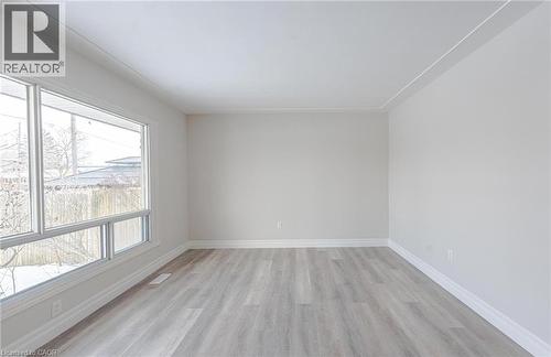 60 BURFIELD Avenue Unit# 1 , Hamilton, Ontario L8T 2J9 5