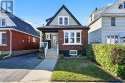 215 PALING AVENUE  Hamilton, ON L8H 5J6