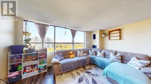 40 PANORAMA COURT , Toronto, Ontario M9V 4M1 3