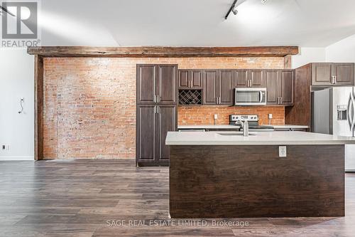 8 - 14 CROSS STREET , Hamilton, Ontario L9H 2R4 4